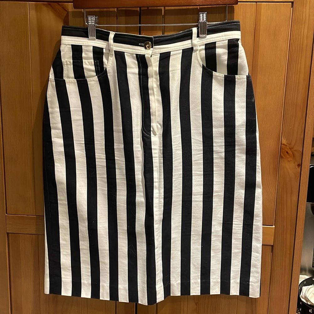 Doncaster navy blue striped skirt (10-12)